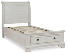 Load image into Gallery viewer, Robbinsdale - Sleigh Bed