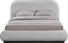 Load image into Gallery viewer, Vaughn - Chenille Bed With Black Base