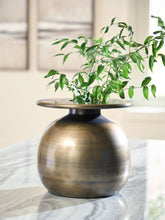 Load image into Gallery viewer, Fedorleigh - Vase