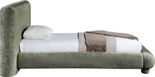 Load image into Gallery viewer, Blair - Chenille Upholstered Bed