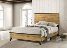 Load image into Gallery viewer, Kaywood Panel Bed