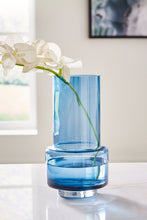 Load image into Gallery viewer, Bealen - Vase