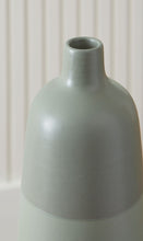Load image into Gallery viewer, Peerland - Vase