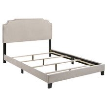 Load image into Gallery viewer, Tamarac Panel Bed