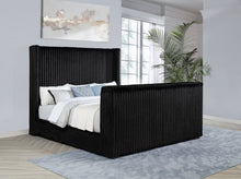 Load image into Gallery viewer, Centergrove Wingback TV Bed