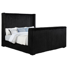 Load image into Gallery viewer, Centergrove Wingback TV Bed