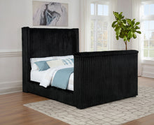Load image into Gallery viewer, Centergrove Wingback TV Bed