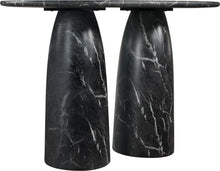 Load image into Gallery viewer, Cosenza - Concrete Indoor / Outdoor Table