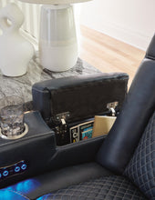 Load image into Gallery viewer, Fyne-Dyme Power Recliner