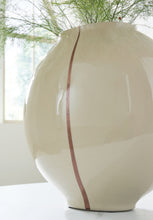 Load image into Gallery viewer, Sheabourne - Vase