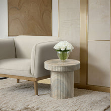 Load image into Gallery viewer, Legatto - Concrete Table