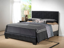 Load image into Gallery viewer, Elegant Platform Bed For Relaxed Spaces