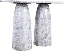 Load image into Gallery viewer, Cosenza - Concrete Indoor / Outdoor Table