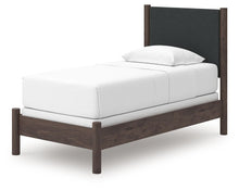 Load image into Gallery viewer, Pamytta - Upholstered Panel Bed
