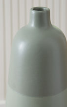 Load image into Gallery viewer, Peerland - Vase