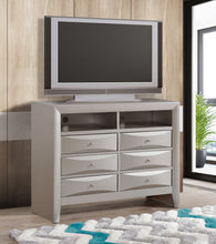 Load image into Gallery viewer, Marilla - Media Chest