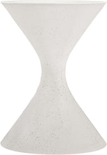 Load image into Gallery viewer, Vessa - Indoor / Outdoor Concrete Planter