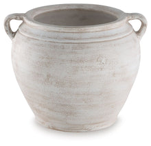 Load image into Gallery viewer, Meadie - 9" Vase