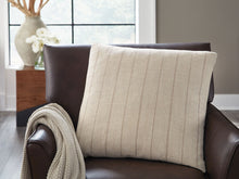 Load image into Gallery viewer, Valwick - Pillow