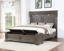 Load image into Gallery viewer, B067 - Bed