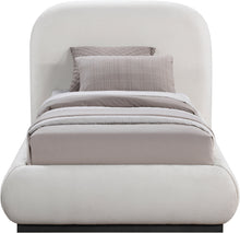 Load image into Gallery viewer, Vaughn - Chenille Bed With Black Base