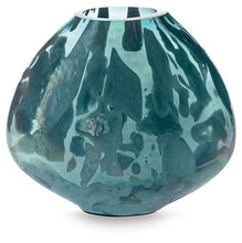 Load image into Gallery viewer, Cartshaw Vase