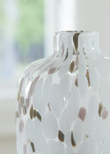 Load image into Gallery viewer, Keelton Vase - Ego Home Furniture