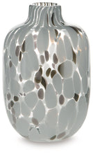 Load image into Gallery viewer, Keelton Vase - Ego Home Furniture