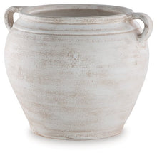 Load image into Gallery viewer, Meadie Vase