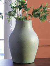 Load image into Gallery viewer, Baychester Vase