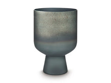 Load image into Gallery viewer, Pennmore Vase - Ego Home Furniture