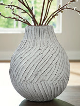 Load image into Gallery viewer, Shelvie Vase - Ego Home Furniture