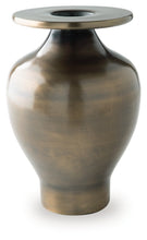 Load image into Gallery viewer, Fedorleigh Vase - Ego Home Furniture