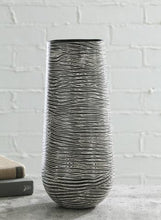 Load image into Gallery viewer, Fynn Vase - Ego Home Furniture