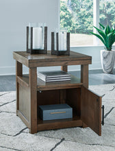 Load image into Gallery viewer, Boardernest End Table - Ego Home Furniture