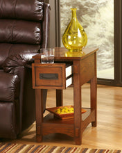 Load image into Gallery viewer, Breegin Chairside End Table - Ego Home Furniture