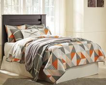 Load image into Gallery viewer, Brinxton Bed