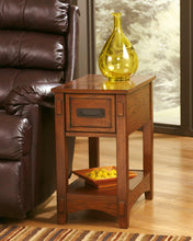 Load image into Gallery viewer, Breegin Chairside End Table - Ego Home Furniture