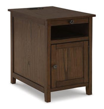 Load image into Gallery viewer, Treytown Chairside End Table - Ego Home Furniture