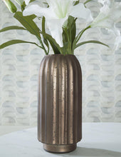 Load image into Gallery viewer, Briarcott Vase - Ego Home Furniture