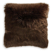 Load image into Gallery viewer, Bellethrone Pillow (Set of 4) image