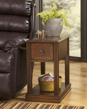 Load image into Gallery viewer, Breegin Chairside End Table - Ego Home Furniture