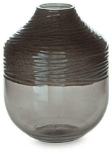 Load image into Gallery viewer, Harpwick Vase - Ego Home Furniture