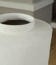 Load image into Gallery viewer, Flurinworth Vase - Ego Home Furniture