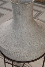 Load image into Gallery viewer, Estonbank Vase