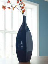 Load image into Gallery viewer, Abtinson Vase