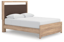 Load image into Gallery viewer, Kinlanni Upholstered Bed