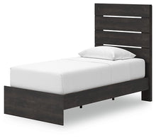 Load image into Gallery viewer, Hollivern Bed
