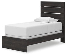Load image into Gallery viewer, Hollivern Bed