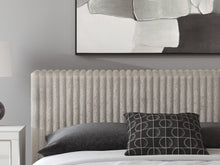 Load image into Gallery viewer, Zuraleus Bed